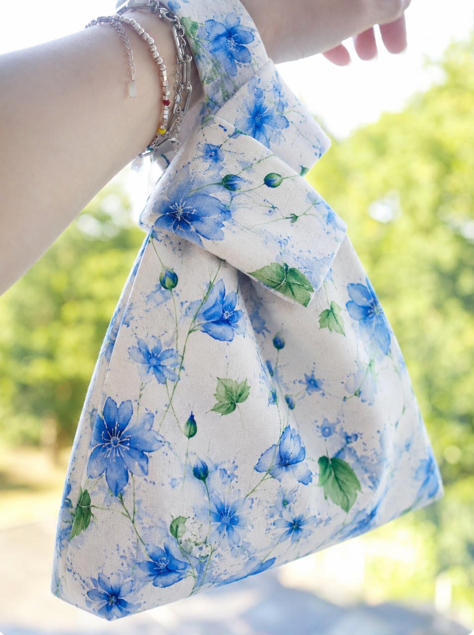 Aoi Floral Knot Wristlet